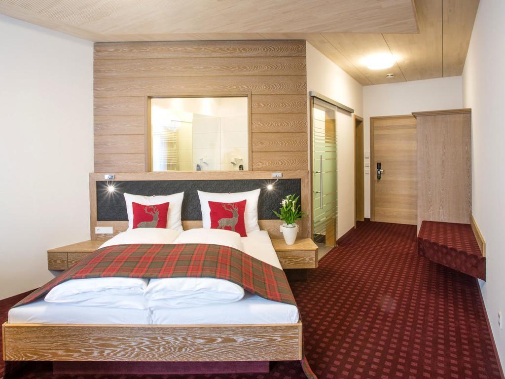 Hotel Kreuz Gaestehaus Und Lauchertbar Mit Terrasse Gammertingen Δωμάτιο φωτογραφία
